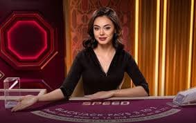 Meja Casino Hold'em dengan dealer langsung di studio poinjitu